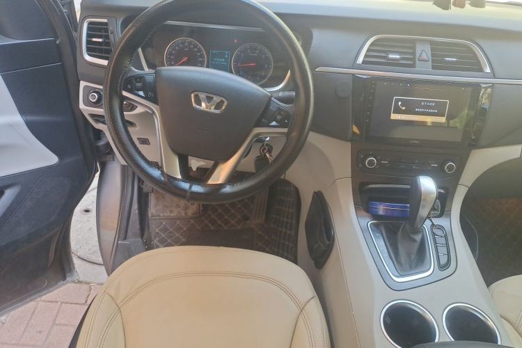 Used Huasong 7 2015 2.0T Automatic Comfort Model Steering Wheel