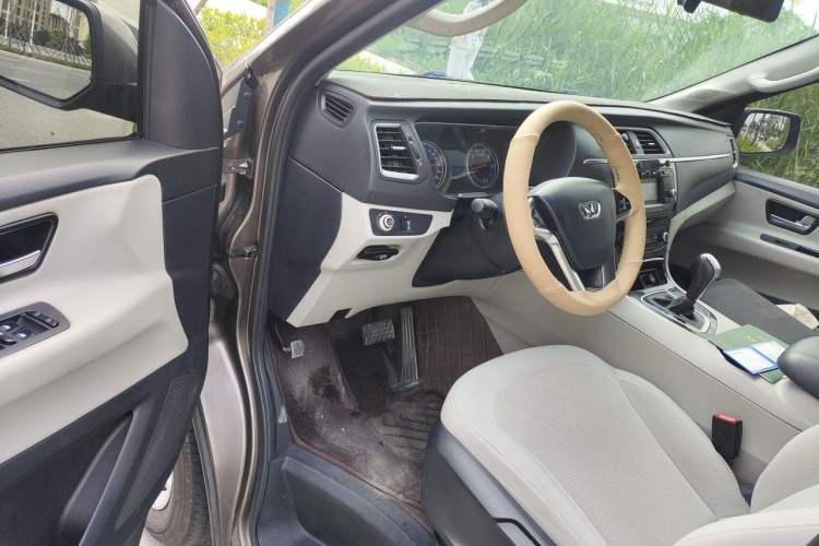 Used Huasong 7 2015 2.0T Automatic Comfort Model Driver Seat