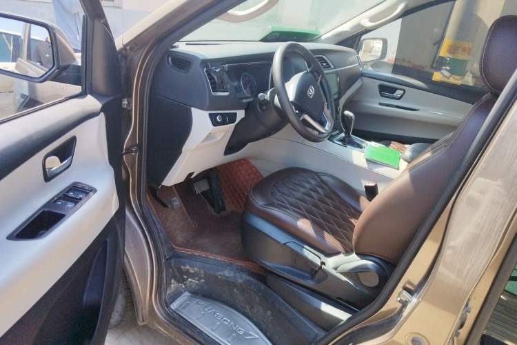 Used Huasong 7 2015 2.0T Automatic Comfort Model Driver Seat