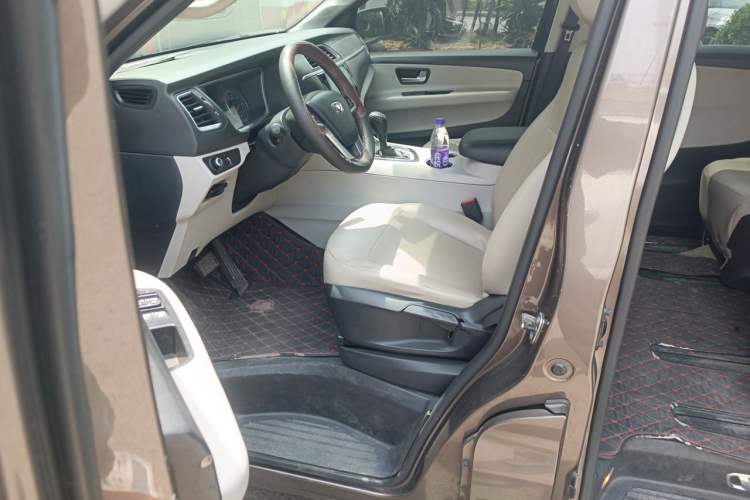 Used Huasong 7 2015 2.0T Automatic Comfort Model Driver Seat