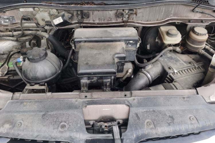 Used Huasong 7 2015 2.0T Automatic Comfort Model Engine Bay