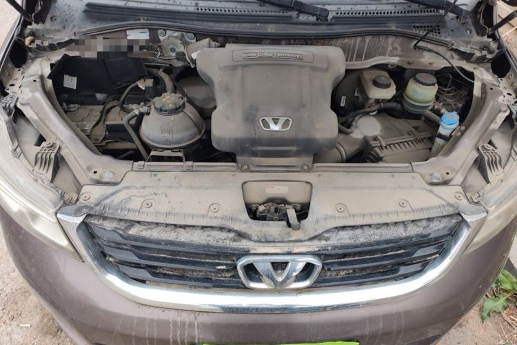 Used Huasong 7 2015 2.0T Automatic Comfort Model Engine Bay