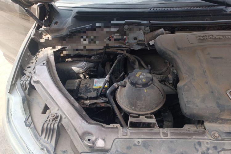 Used Huasong 7 2015 2.0T Automatic Comfort Model Engine Bay Right