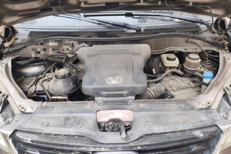 Used Huasong 7 2015 2.0T Automatic Comfort Model Engine Bay