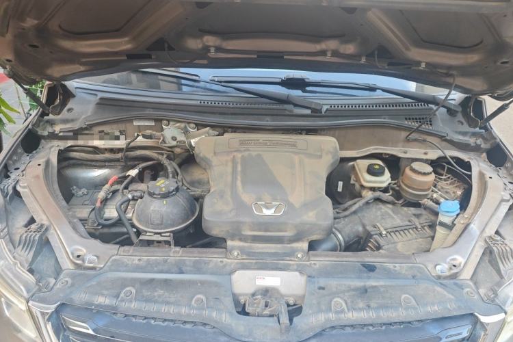 Used Huasong 7 2015 2.0T Automatic Comfort Model Engine Bay