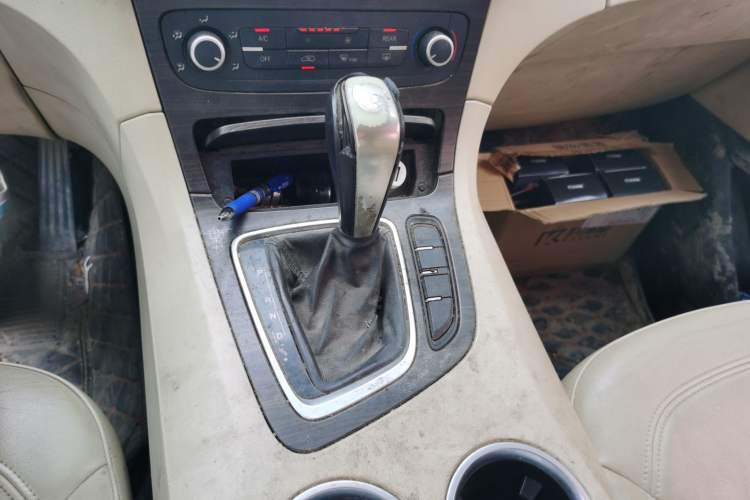 Used Huasong 7 2015 2.0T Automatic Comfort Model Gear Lever