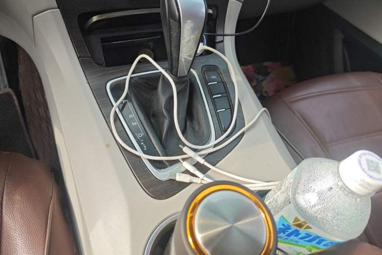 Used Huasong 7 2015 2.0T Automatic Comfort Model Gear Lever