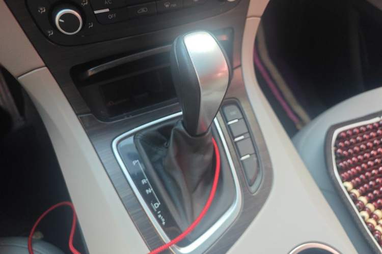 Used Huasong 7 2015 2.0T Automatic Comfort Model Gear Lever
