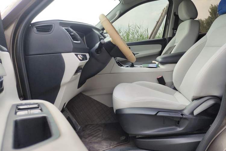 Used Huasong 7 2015 2.0T Automatic Comfort Model Left Front Seat