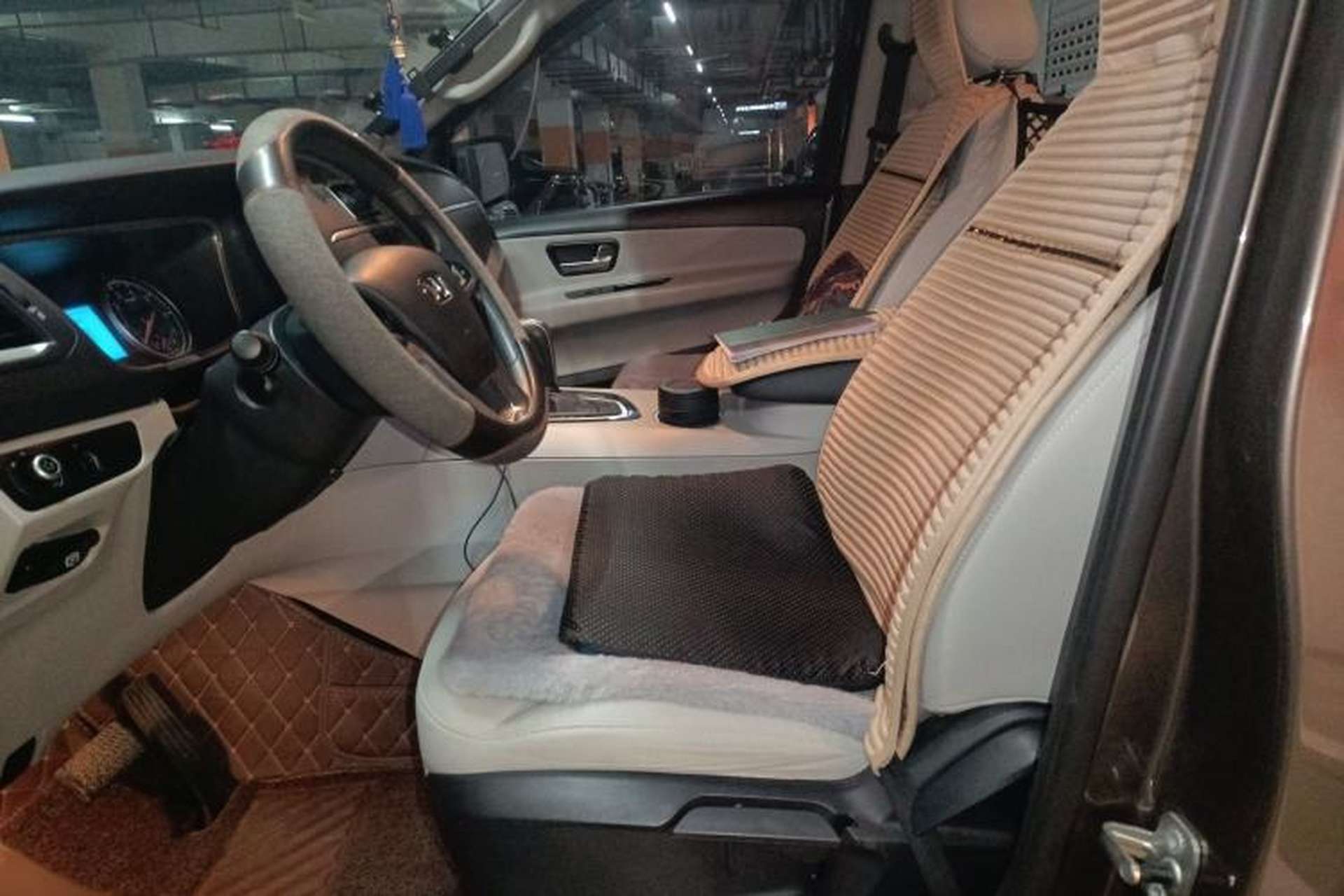Used Huasong 7 2015 2.0T Automatic Comfort Model Left Front Seat