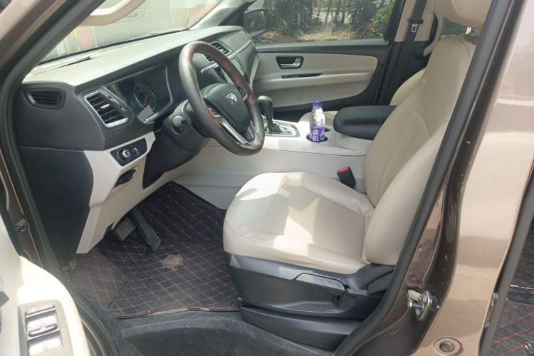 Used Huasong 7 2015 2.0T Automatic Comfort Model Left Front Seat