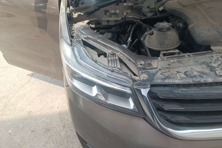 Used Huasong 7 2015 2.0T Automatic Comfort Model Right Front Headlight