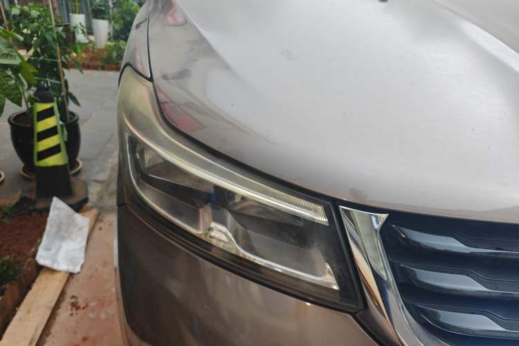 Used Huasong 7 2015 2.0T Automatic Comfort Model Right Front Headlight