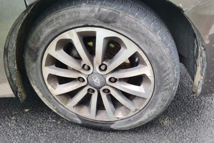 Used Huasong 7 2015 2.0T Automatic Comfort Model Right Front Wheel Hub