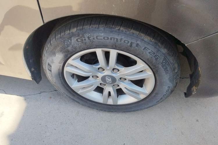 Used Huasong 7 2015 2.0T Automatic Comfort Model Right Front Wheel Hub