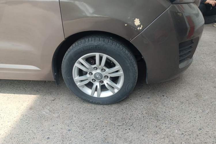Used Huasong 7 2015 2.0T Automatic Comfort Model Right Front Wheel Hub