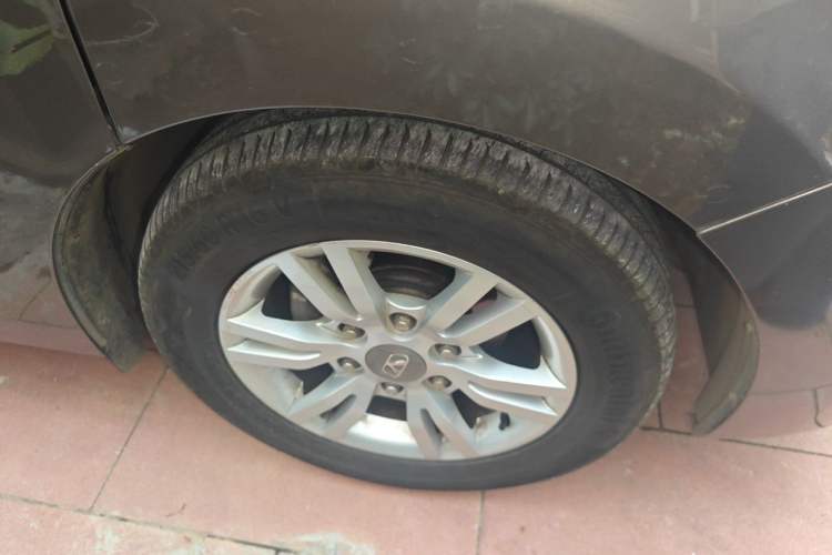 Used Huasong 7 2015 2.0T Automatic Comfort Model Right Front Wheel Hub