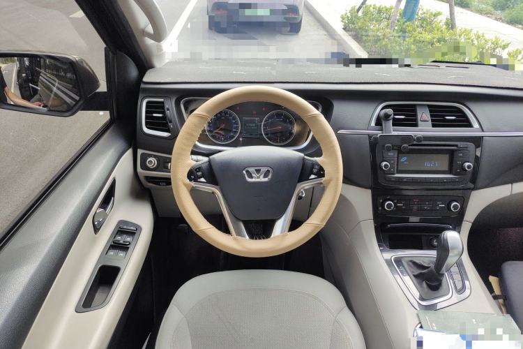 Used Huasong 7 2015 2.0T Automatic Comfort Model Steering Wheel