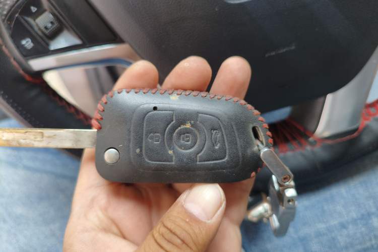 Used Huasong 7 2015 2.0T Automatic Comfort Model Vehicle Key