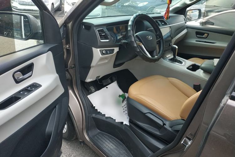 Used Huasong 7 2017 2.0T Automatic Standard Edition Driver Seat