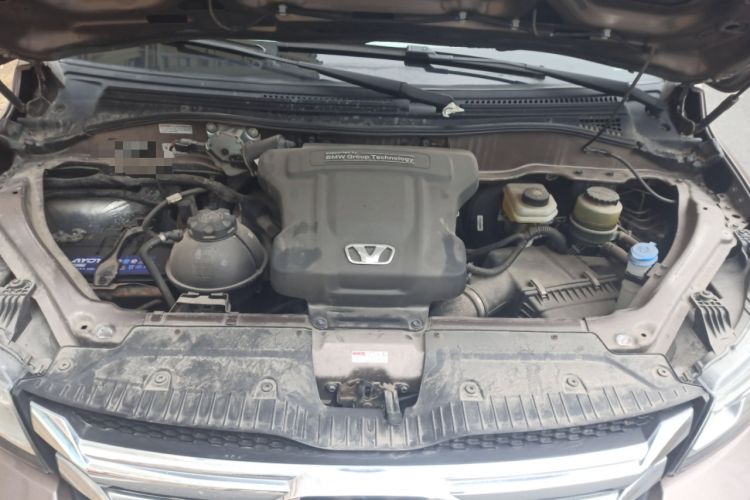 Used Huasong 7 2017 2.0T Automatic Elite Edition Engine Bay