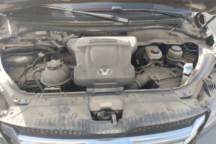 Used Huasong 7 2017 2.0T Automatic Elite Edition Engine Bay