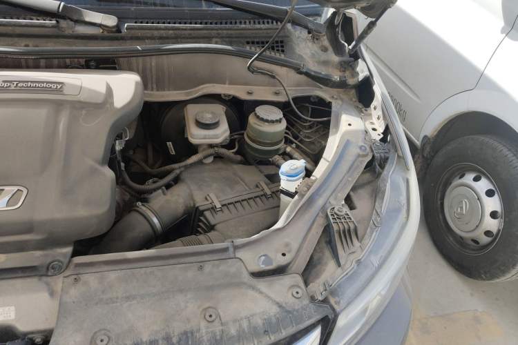 Used Huasong 7 2017 2.0T Automatic Elite Edition Engine Bay Left