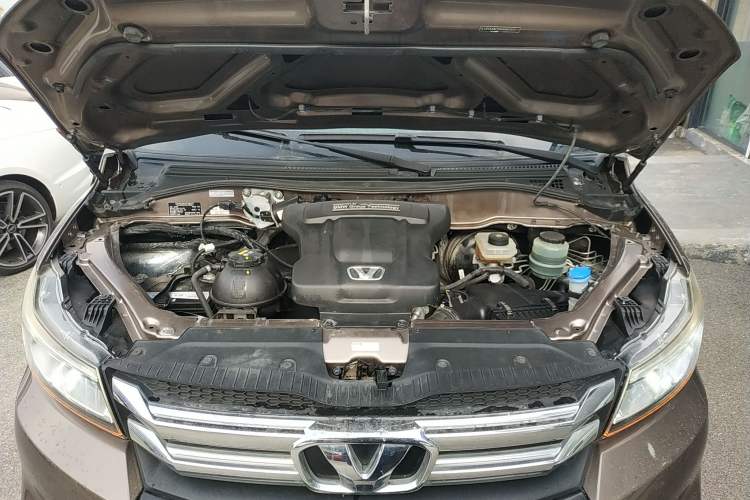 Used Huasong 7 2017 2.0T Automatic Standard Edition Engine Bay