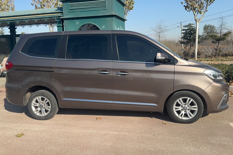 Used Huasong 7 2017 2.0T Automatic Standard Edition Exterior 2