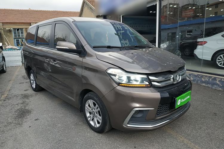 Used Huasong 7 2017 2.0T Automatic Standard Edition Front Right 45 Deg