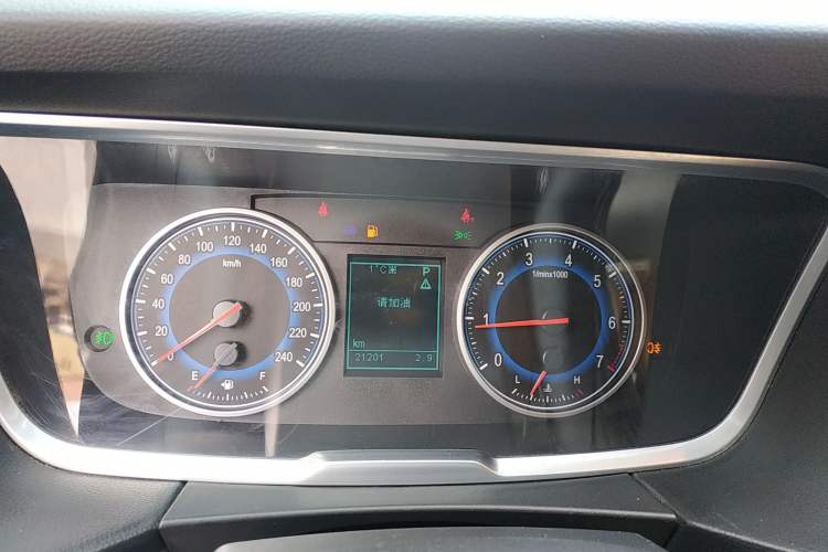 Used Huasong 7 2017 2.0T Automatic Standard Edition Instrument Cluster