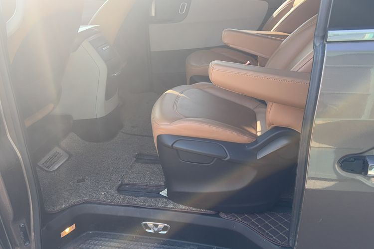 Used Huasong 7 2017 2.0T Automatic Standard Edition Interior 1