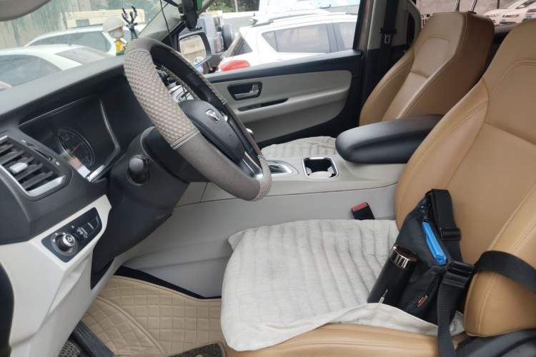 Used Huasong 7 2017 2.0T Automatic Elite Edition Left Front Seat