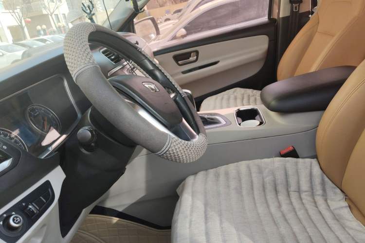 Used Huasong 7 2017 2.0T Automatic Elite Edition Left Front Seat