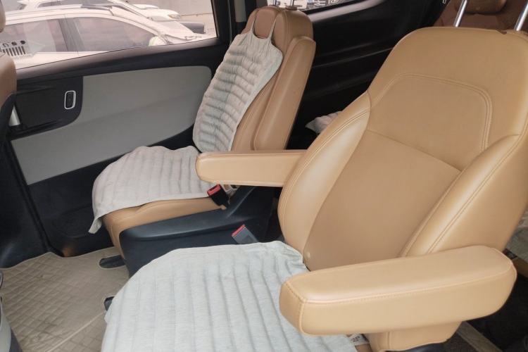 Used Huasong 7 2017 2.0T Automatic Elite Edition Left Rear Seat