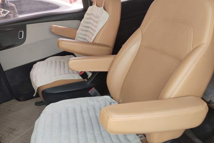 Used Huasong 7 2017 2.0T Automatic Elite Edition Left Rear Seat
