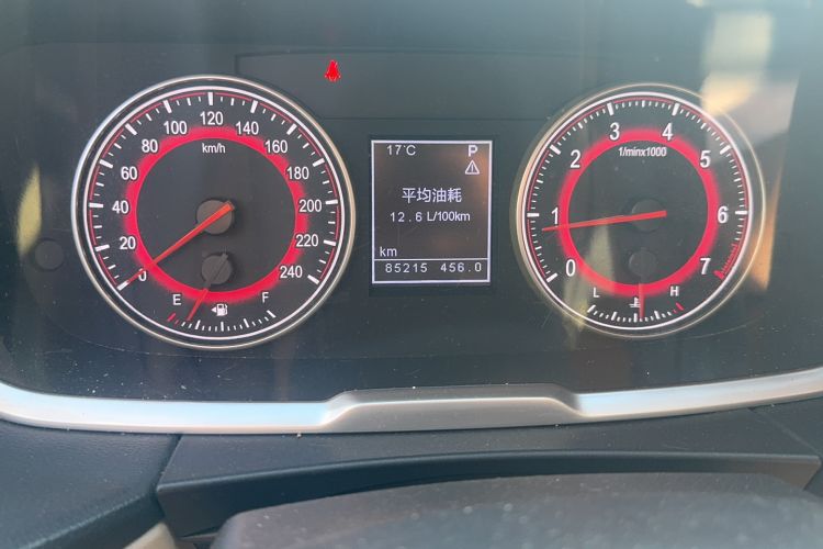 Used Huasong 7 2017 2.0T Automatic Standard Edition Odometer Close Up