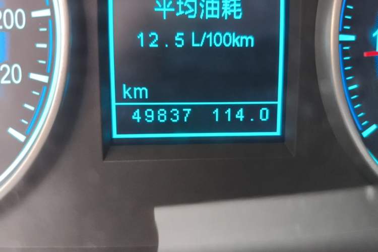 Used Huasong 7 2017 2.0T Automatic Elite Edition Odometer Close Up