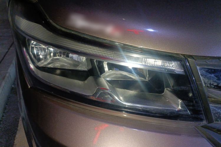 Used Huasong 7 2017 2.0T Automatic Elite Edition Right Front Headlight