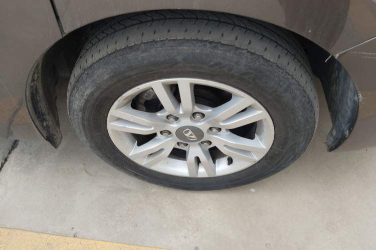 Used Huasong 7 2017 2.0T Automatic Elite Edition Right Front Wheel Hub