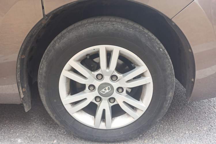 Used Huasong 7 2017 2.0T Automatic Elite Edition Right Front Wheel Hub