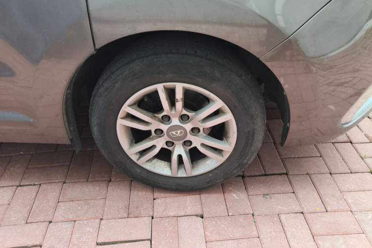 Used Huasong 7 2017 2.0T Automatic Elite Edition Right Front Wheel Hub