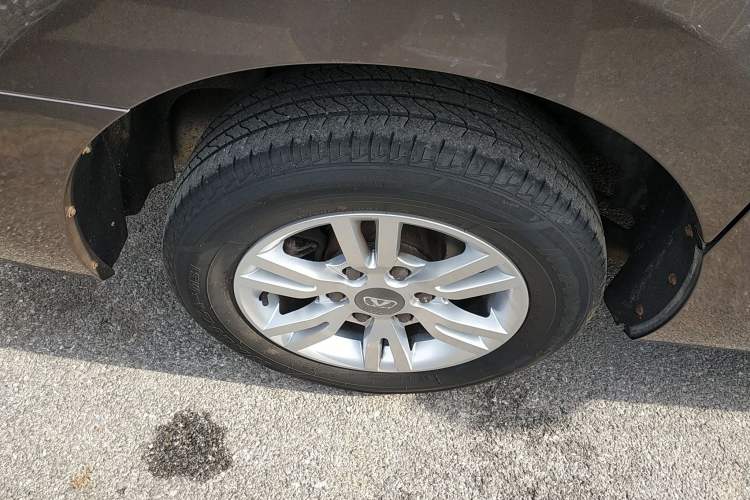 Used Huasong 7 2017 2.0T Automatic Standard Edition Right Rear Wheel Hub