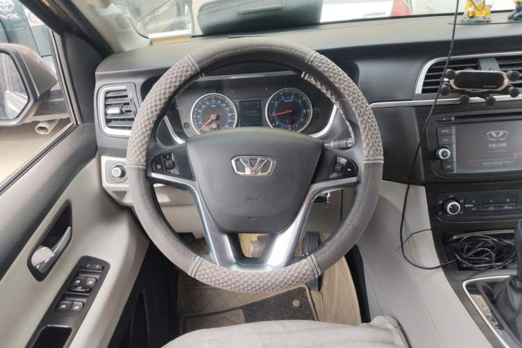 Used Huasong 7 2017 2.0T Automatic Elite Edition Steering Wheel