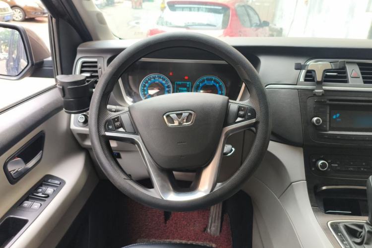 Used Huasong 7 2017 2.0T Automatic Elite Edition Steering Wheel