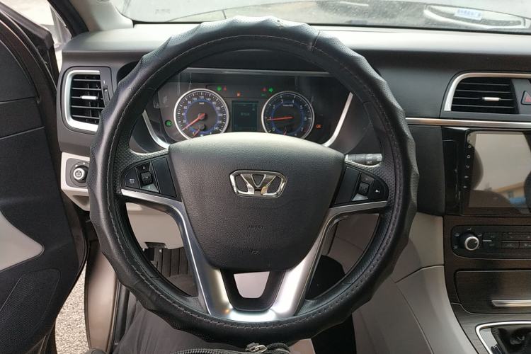 Used Huasong 7 2017 2.0T Automatic Standard Edition Steering Wheel