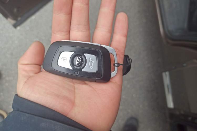 Used Huasong 7 2017 2.0T Automatic Elite Edition Vehicle Key