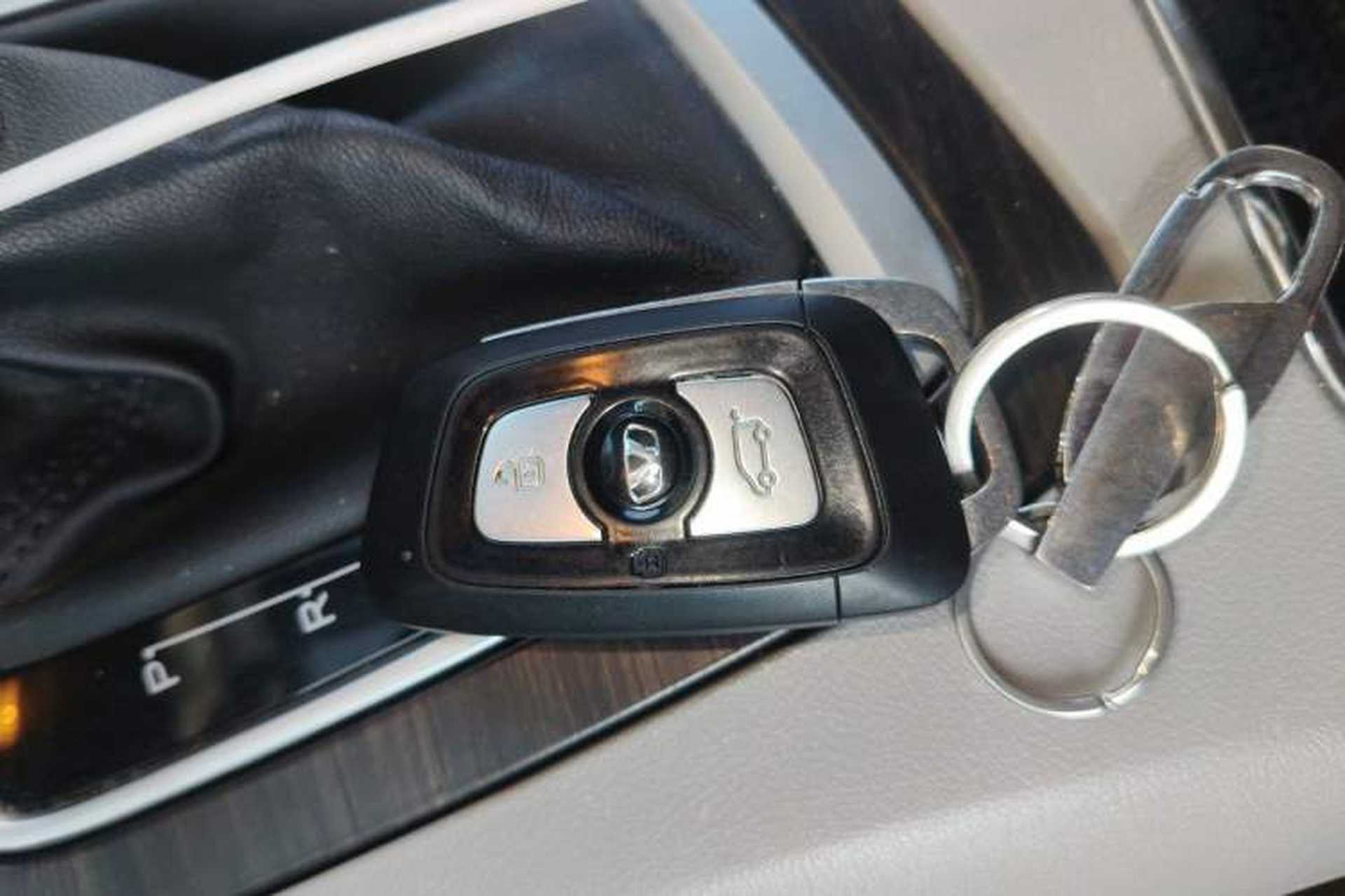 Used Huasong 7 2017 2.0T Automatic Standard Edition Vehicle Key