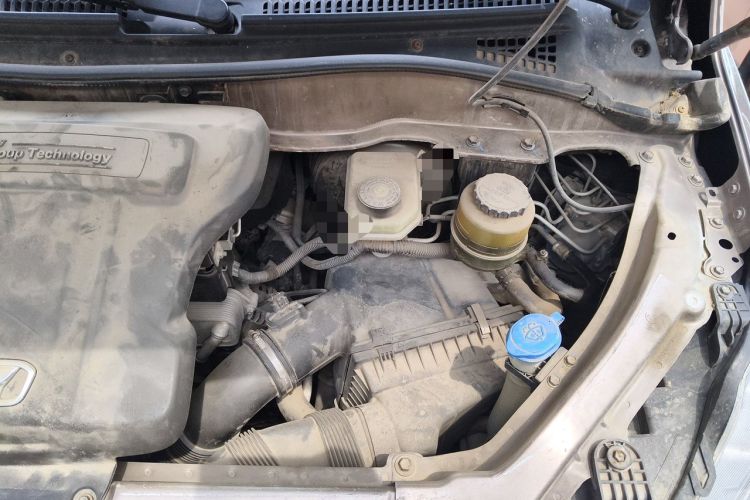 Used Huasong 7 2017 2.0T Automatic Elite Edition Engine Bay Left