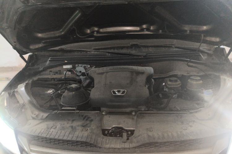 Used Huasong 7 2017 2.0T Automatic Executive Version Engine Bay